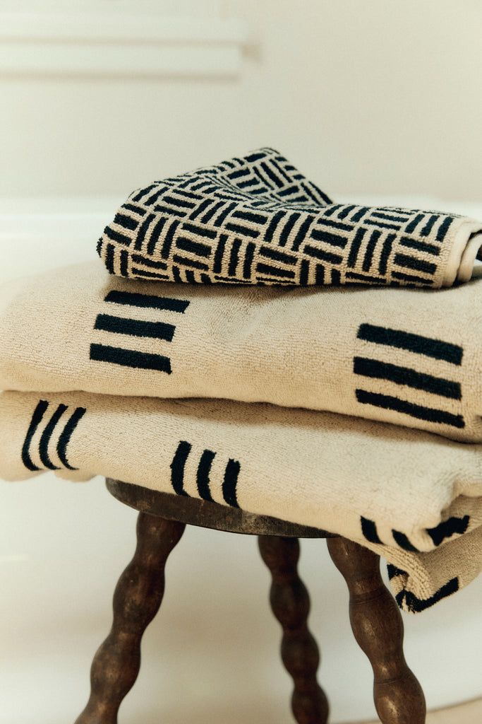 Claremont Bath Towel - Sand & Noir