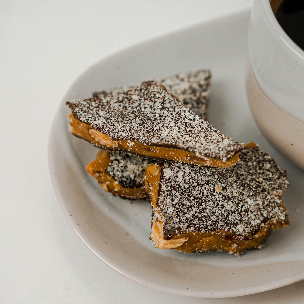 Dark Chocolate & Almond Toffee Pouch