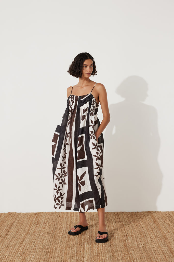 Paper Plane - Zulu & Zephyr - Sarong Flower Linen Dress - Spaghetti straps, oversized body